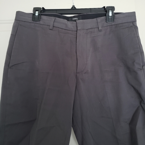 Theory Beck pp solid twill shorts in grey mens size 33 - Picture 3 of 14